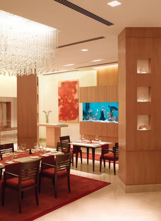 Trident Chennai Hotell Exteriör bild The restaurant
